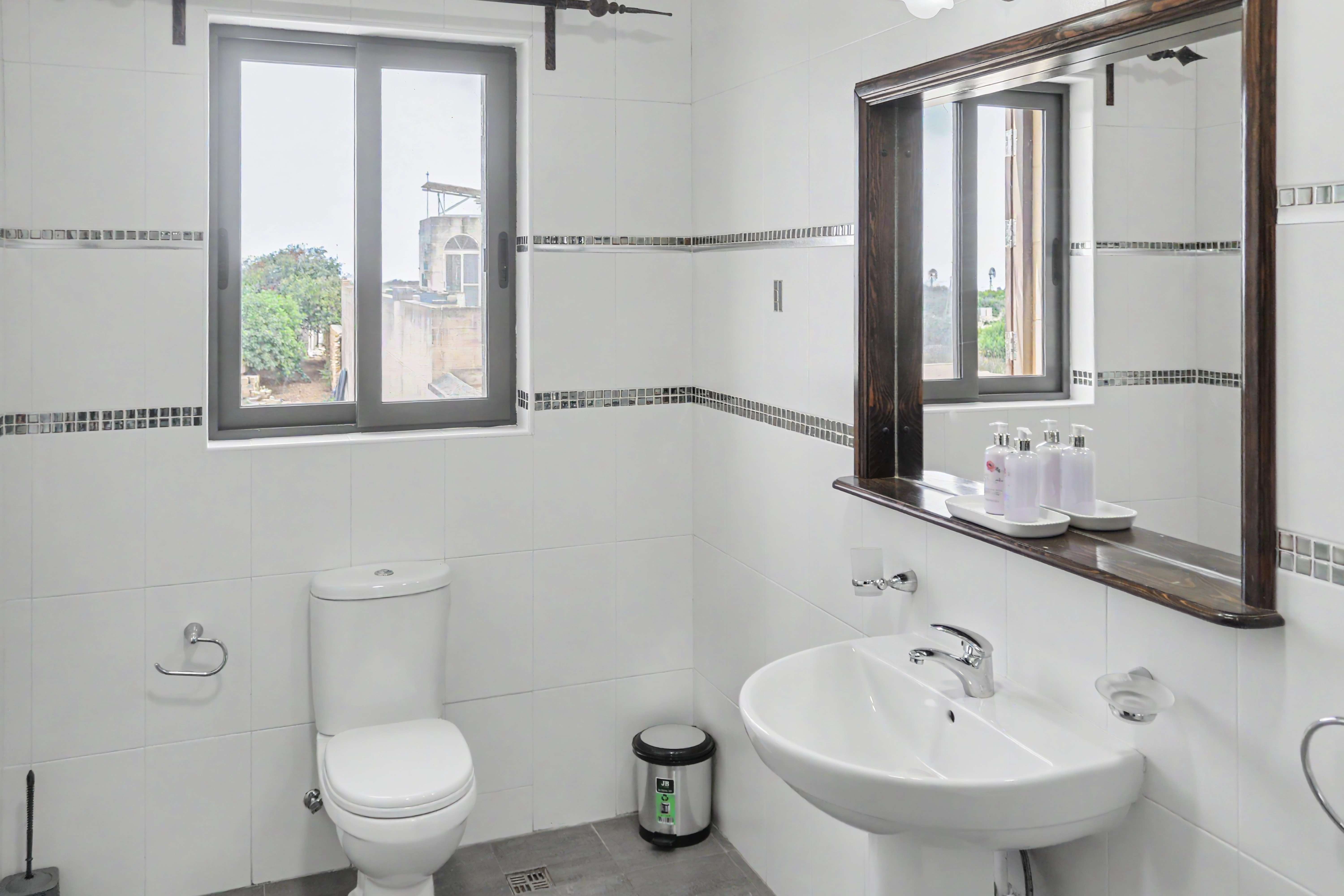 Bathroom with pedestal sink