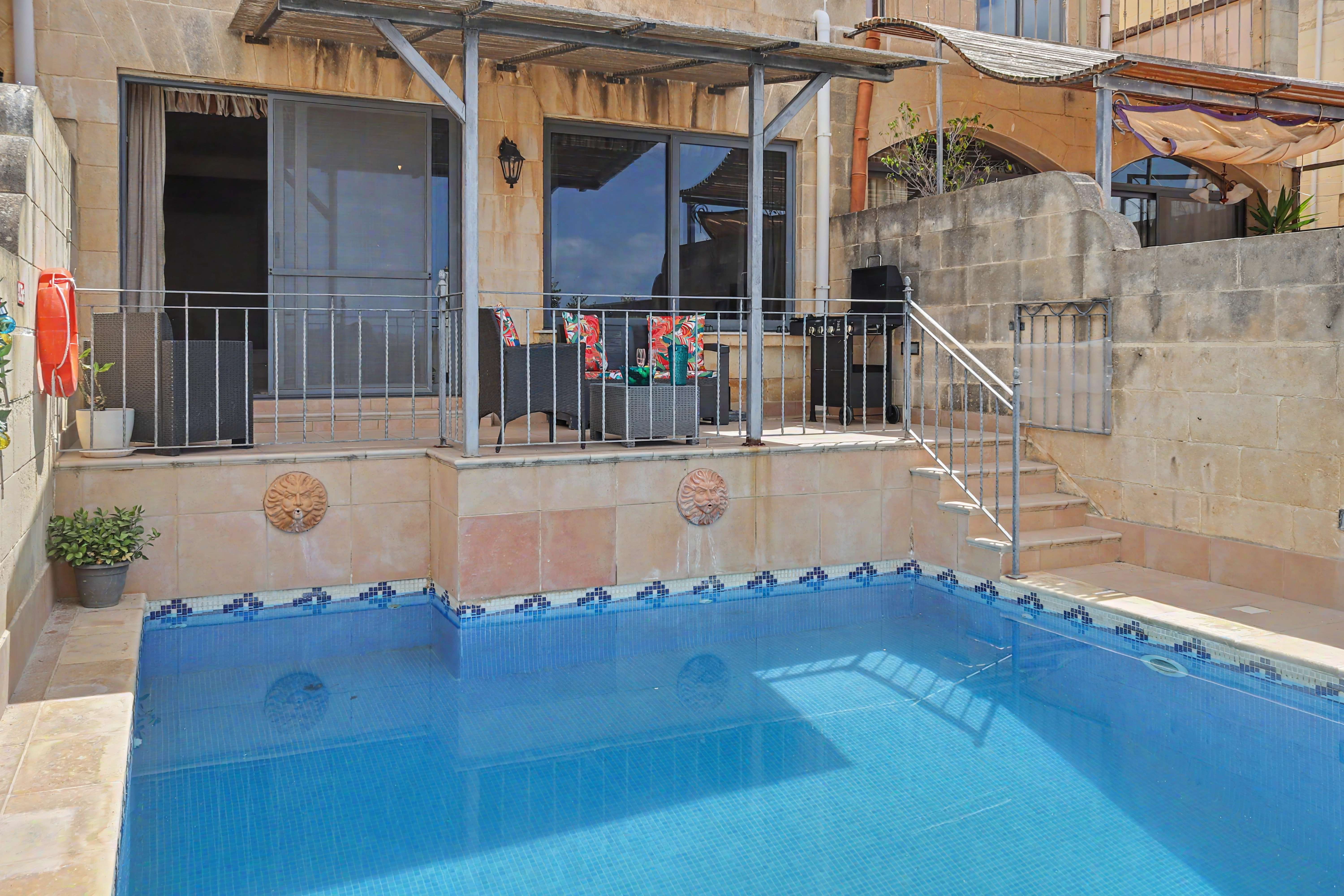 Patio pool & fountain